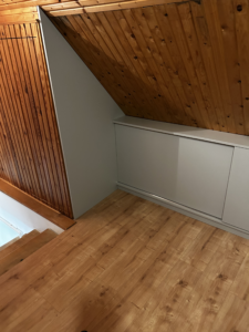 Beépített tolóajtós szekrény